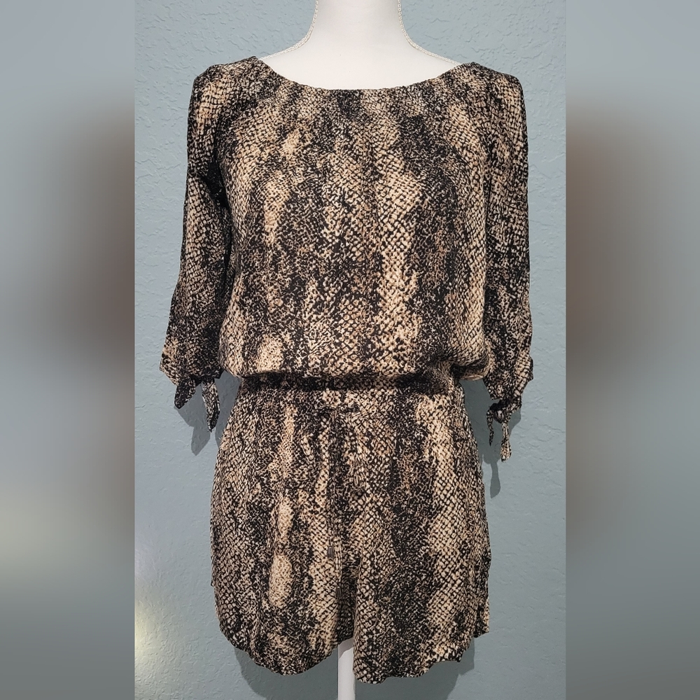 Kye Mi Snakeskin Print Romper NWT - Picture 2 of 12